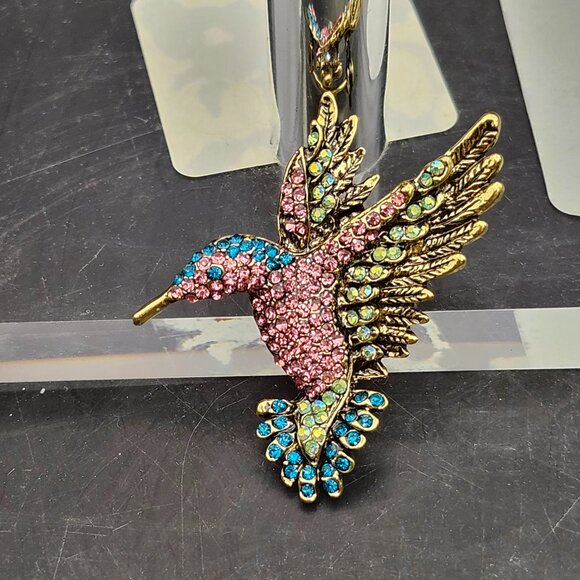 Betsey Johnson Hummingbird Pink, Blue & White Rhinestones Gold Pin Pendant NOS - Picture 4 of 5